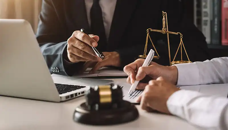 تنظیم قراردادهای تجاری با دقت بالا
